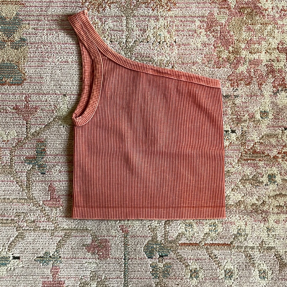 One shoulder nikibiki tank